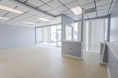 Magasin à louer à Mary Esther, Floride: 2794.5 m2 № 561846 - photo 6