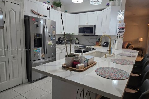 Adosado en venta en Miramar, Florida, 3 dormitorios, 163.6 m2 № 1396092 - foto 9