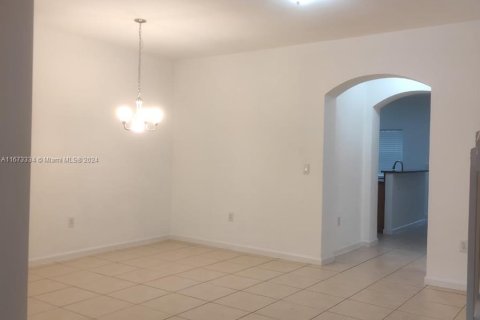 Condominio en alquiler en Miramar, Florida, 3 dormitorios, 133.41 m2 № 1396182 - foto 7