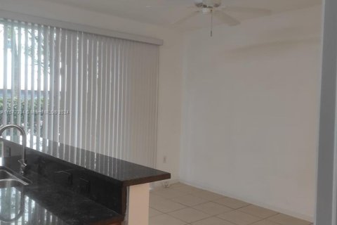 Condominio en alquiler en Miramar, Florida, 3 dormitorios, 133.41 m2 № 1396182 - foto 3