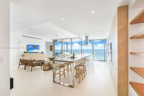 Condominio en alquiler en Sunny Isles Beach, Florida, 3 dormitorios, 198.53 m2 № 1396183 - foto 3