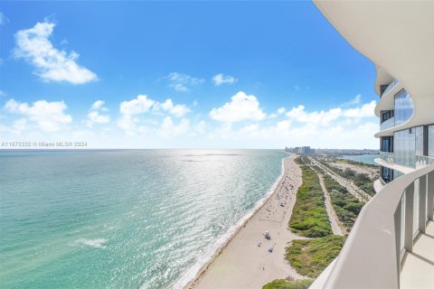 Condominio en alquiler en Sunny Isles Beach, Florida, 3 dormitorios, 198.53 m2 № 1396183 - foto 23