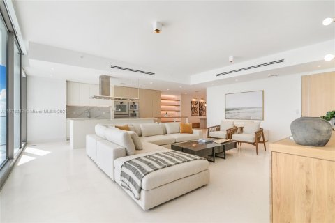 Condominio en alquiler en Sunny Isles Beach, Florida, 3 dormitorios, 198.53 m2 № 1396183 - foto 2