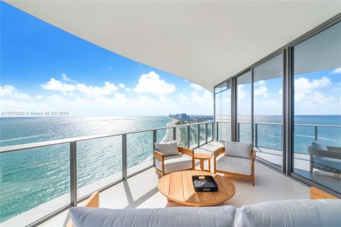 Condominio en alquiler en Sunny Isles Beach, Florida, 3 dormitorios, 198.53 m2 № 1396183 - foto 7