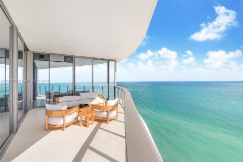 Condominio en alquiler en Sunny Isles Beach, Florida, 3 dormitorios, 198.53 m2 № 1396183 - foto 18