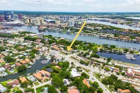 Touwnhouse à vendre à Tampa, Floride: 4 chambres, 318.47 m2 № 220422 - photo 12