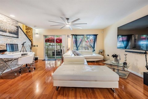 Adosado en venta en Tampa, Florida, 3 dormitorios, 142.05 m2 № 1393015 - foto 8