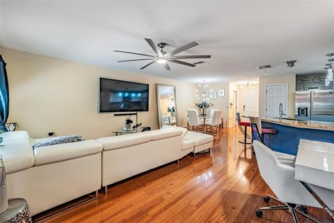 Adosado en venta en Tampa, Florida, 3 dormitorios, 142.05 m2 № 1393015 - foto 12