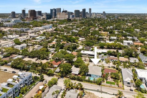 Casa en venta en Fort Lauderdale, Florida, 4 dormitorios, 277.59 m2 № 1189813 - foto 1