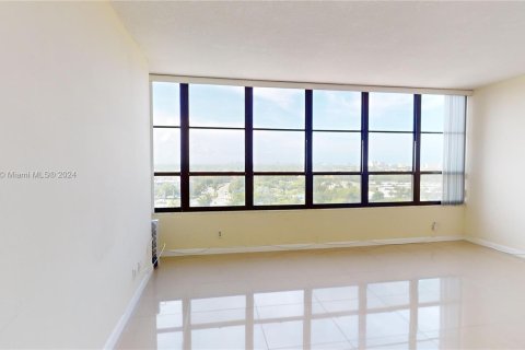 Copropriété à vendre à Hallandale Beach, Floride: 2 chambres, 130.06 m2 № 1294645 - photo 14