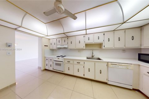 Copropriété à vendre à Hallandale Beach, Floride: 2 chambres, 130.06 m2 № 1294645 - photo 13