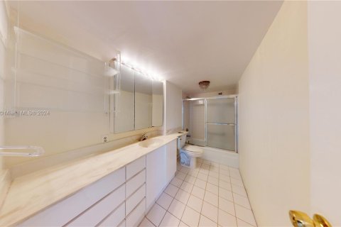 Copropriété à vendre à Hallandale Beach, Floride: 2 chambres, 130.06 m2 № 1294645 - photo 19