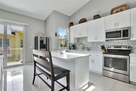 Adosado en venta en Pompano Beach, Florida, 3 dormitorios, 169.73 m2 № 1294664 - foto 23