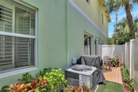 Touwnhouse à vendre à Pompano Beach, Floride: 3 chambres, 169.73 m2 № 1294664 - photo 9