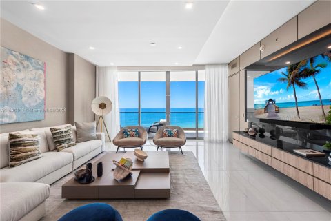 Condo in Sunny Isles Beach, Florida, 3 bedrooms  № 1189410 - photo 1