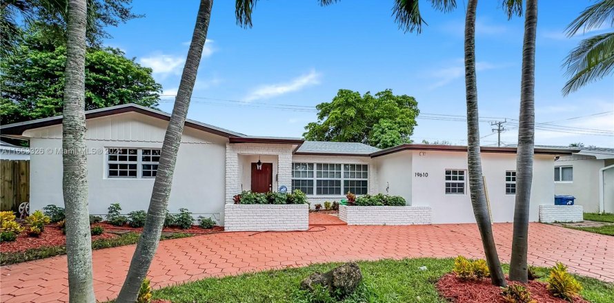 Villa ou maison à Miami, Floride 6 chambres, 212.56 m2 № 1378842