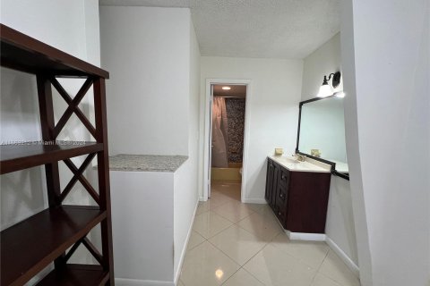 Condo in Sunny Isles Beach, Florida, 1 bedroom  № 1378840 - photo 5