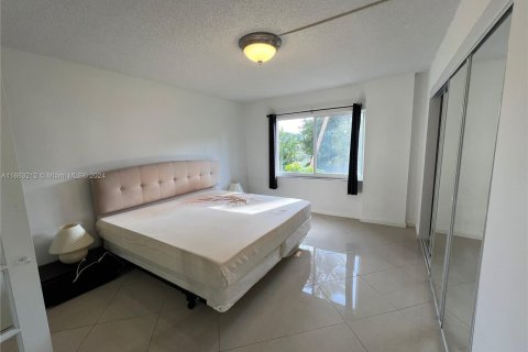 Condo in Sunny Isles Beach, Florida, 1 bedroom  № 1378840 - photo 3