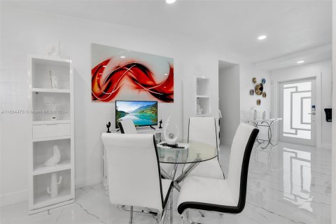 Casa en venta en Miami, Florida, 3 dormitorios, 165.55 m2 № 1351599 - foto 7