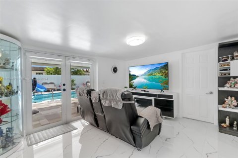 Villa ou maison à vendre à Miami, Floride: 3 chambres, 165.55 m2 № 1351599 - photo 11