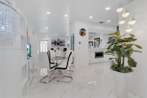 Villa ou maison à vendre à Miami, Floride: 3 chambres, 165.55 m2 № 1351599 - photo 3