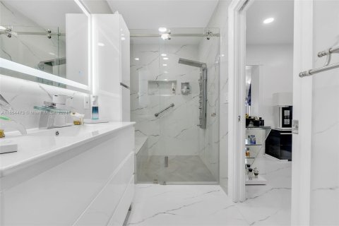 Casa en venta en Miami, Florida, 3 dormitorios, 165.55 m2 № 1351599 - foto 16