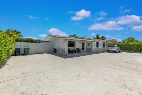 Villa ou maison à vendre à Miami, Floride: 3 chambres, 165.55 m2 № 1351599 - photo 1