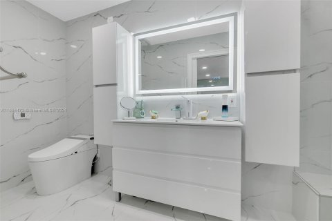 Casa en venta en Miami, Florida, 3 dormitorios, 165.55 m2 № 1351599 - foto 15