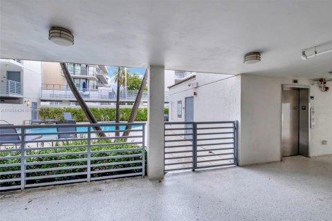 Copropriété à vendre à Miami Beach, Floride: 2 chambres, 91.97 m2 № 1351596 - photo 6