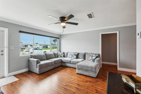 Villa ou maison à vendre à Margate, Floride: 2 chambres, 98.57 m2 № 1351595 - photo 19