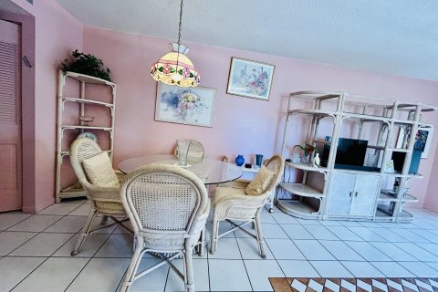 Condo in West Palm Beach, Florida, 1 bedroom  № 1121004 - photo 22