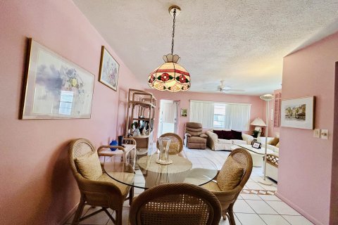 Condo in West Palm Beach, Florida, 1 bedroom  № 1121004 - photo 2