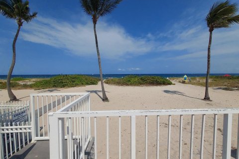 Condo in Lauderdale-by-the-Sea, Florida, 2 bedrooms  № 1216337 - photo 3
