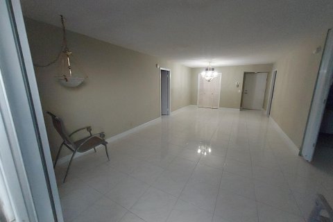Condo in Lauderdale-by-the-Sea, Florida, 2 bedrooms  № 1216337 - photo 8