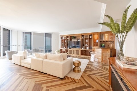 Condominio en venta en Coral Gables, Florida, 3 dormitorios, 294.04 m2 № 972318 - foto 3