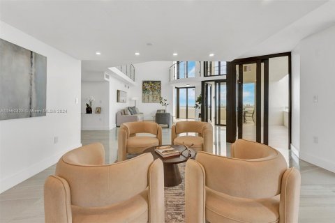 Copropriété à vendre à Miami, Floride: 4 chambres, 337.42 m2 № 1098135 - photo 7