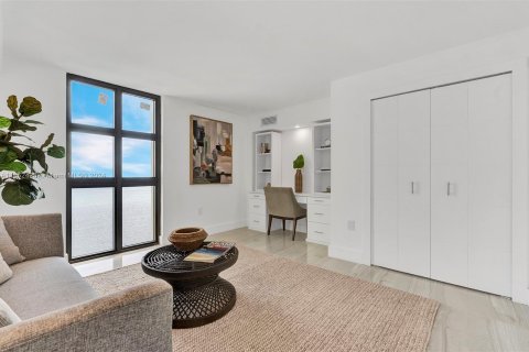 Copropriété à vendre à Miami, Floride: 4 chambres, 337.42 m2 № 1098135 - photo 29