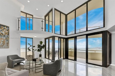 Copropriété à vendre à Miami, Floride: 4 chambres, 337.42 m2 № 1098135 - photo 2