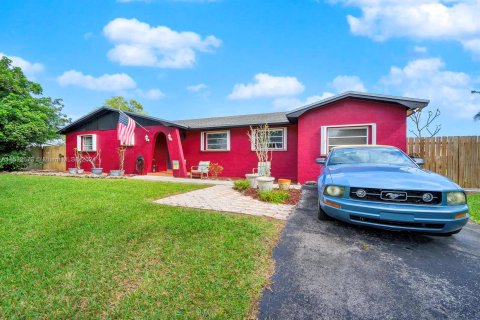 Casa en venta en Homestead, Florida, 4 dormitorios, 218.32 m2 № 1098134 - foto 1