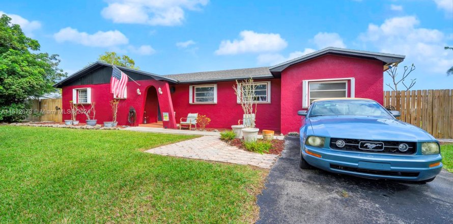 House in Homestead, Florida 4 bedrooms, 218.32 sq.m. № 1098134