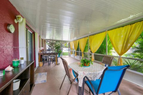 Villa ou maison à vendre à Homestead, Floride: 4 chambres, 218.32 m2 № 1098134 - photo 18