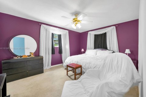 Casa en venta en Homestead, Florida, 4 dormitorios, 218.32 m2 № 1098134 - foto 13