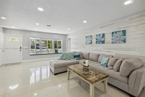 Villa ou maison à vendre à Hallandale Beach, Floride: 4 chambres, 149.39 m2 № 1119116 - photo 6