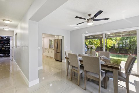 Villa ou maison à vendre à Hallandale Beach, Floride: 4 chambres, 149.39 m2 № 1119116 - photo 9