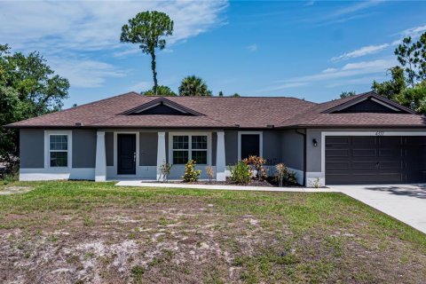 House in North Port, Florida 3 bedrooms, 157.19 sq.m. № 1257895 - photo 4