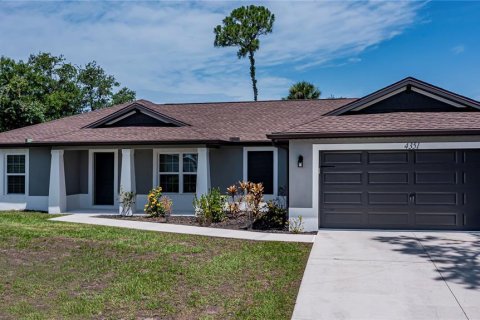 Villa ou maison à vendre à North Port, Floride: 3 chambres, 157.19 m2 № 1257895 - photo 1