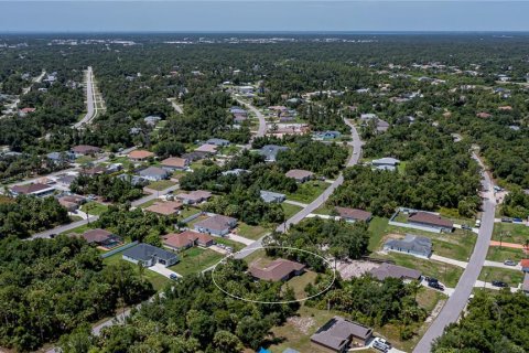 House in North Port, Florida 3 bedrooms, 157.19 sq.m. № 1257895 - photo 3