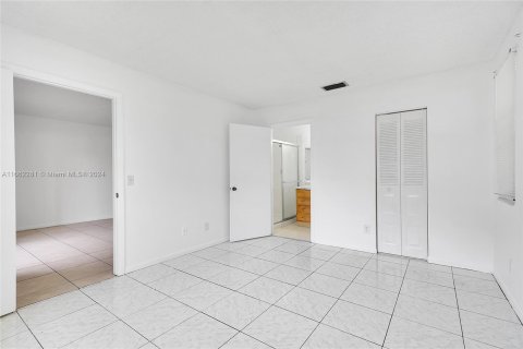 Copropriété à louer à Pembroke Pines, Floride: 2 chambres, 84.91 m2 № 1370438 - photo 17