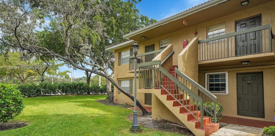 Condo in Pembroke Pines, Florida, 2 bedrooms  № 1370438