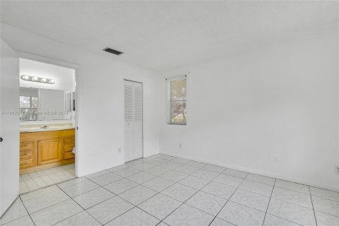 Copropriété à louer à Pembroke Pines, Floride: 2 chambres, 84.91 m2 № 1370438 - photo 16